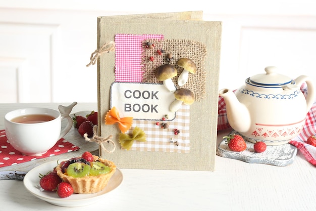 Książka kucharska i kubek
